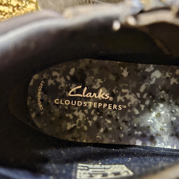 New in box Cloudsteppers by Clarks Nacy Booties - Picture 4 of 6